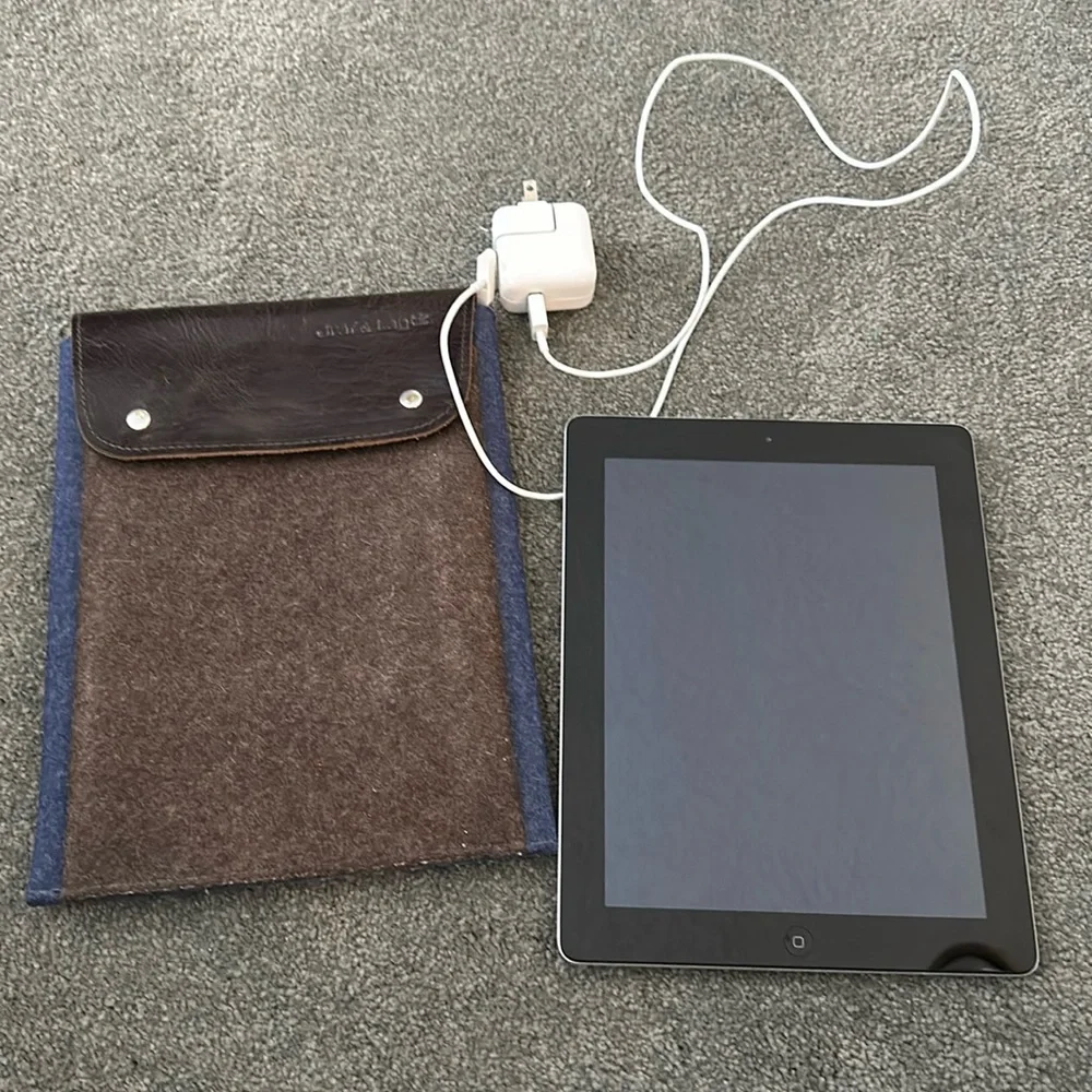 Apple IPad 2nd generation model A1395 16GB